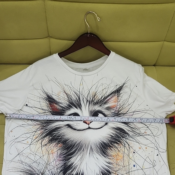 Cat Graphic Tee Playful White - Picture 6 of 6